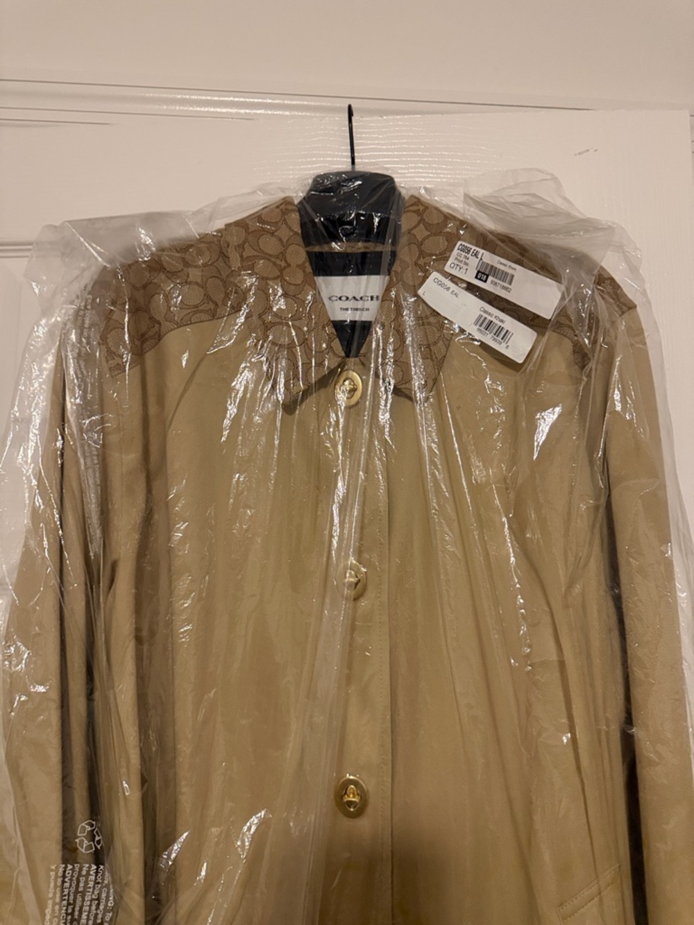Coach Beige Trench Coat with Signature Monogram and Turn Lock Bottom - Picture 5 of 16
